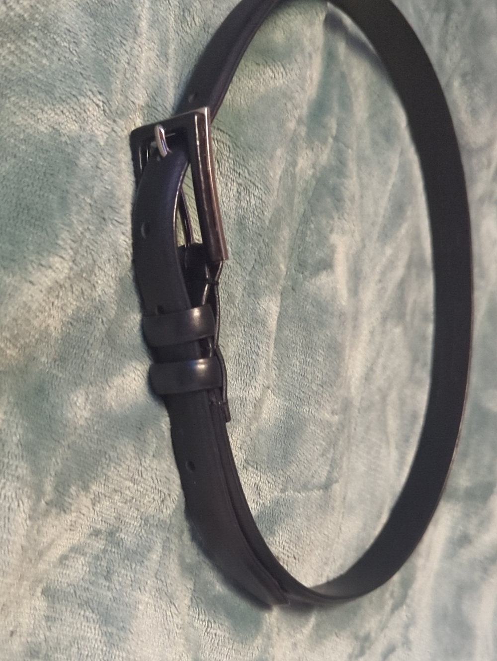 68-Women's Black Leather Belt - Classic Everyday Style. Small size. Pre-loved